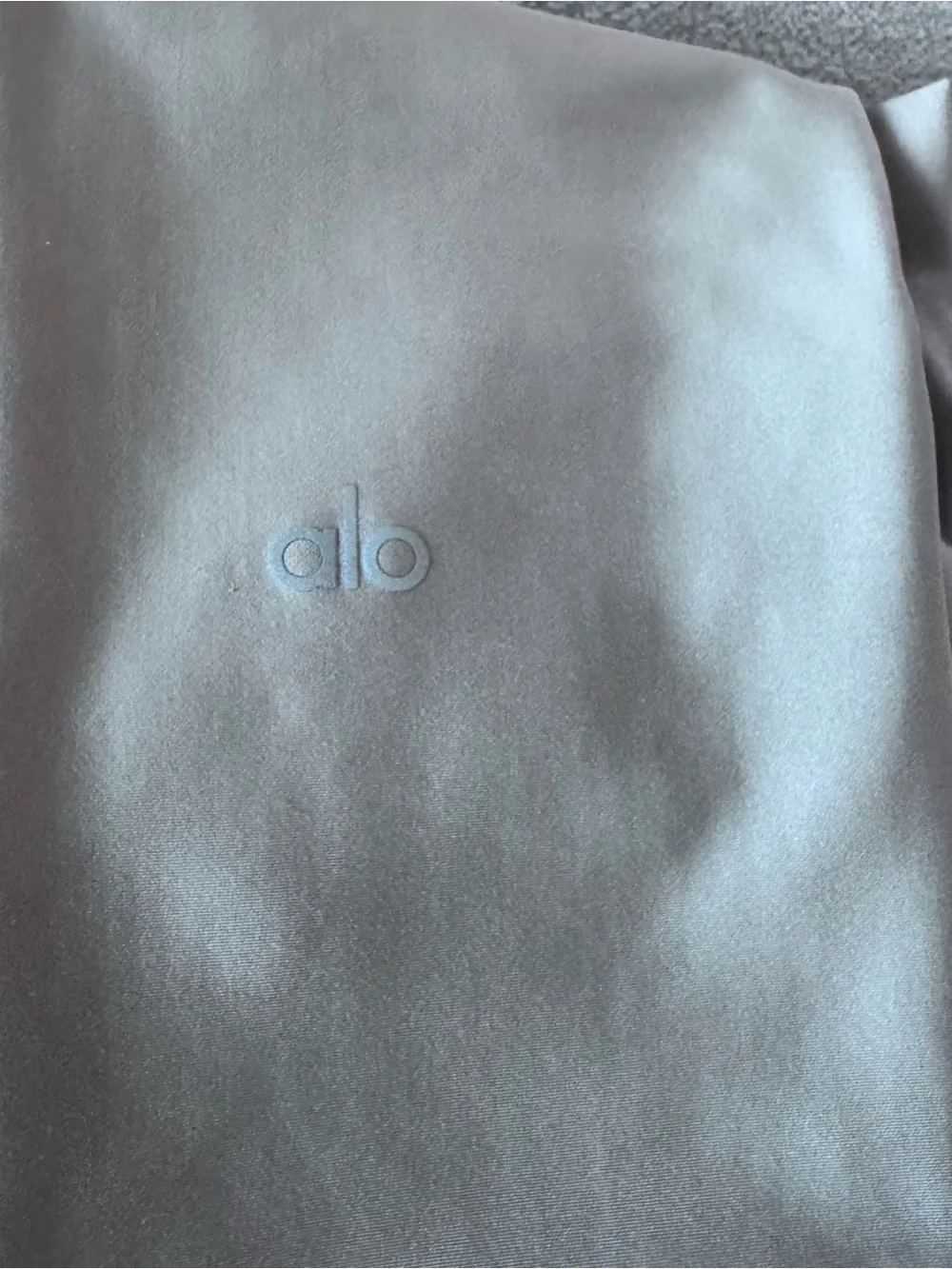 ALO Yoga excellent pre